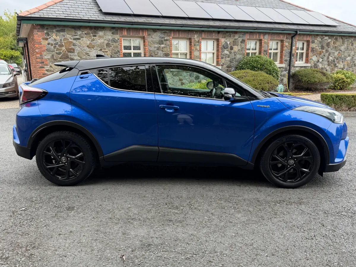 2019 Toyota C-HR+ ICON Full Leather - Image 6