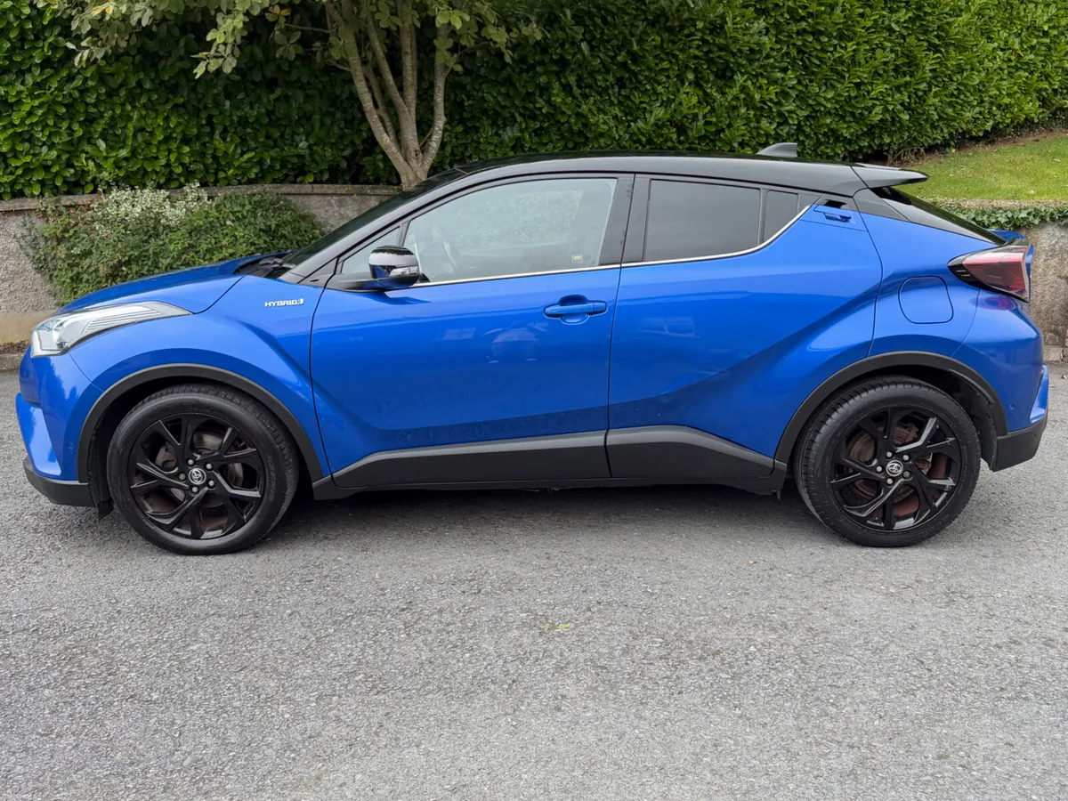 2019 Toyota C-HR+ ICON Full Leather - Image 2