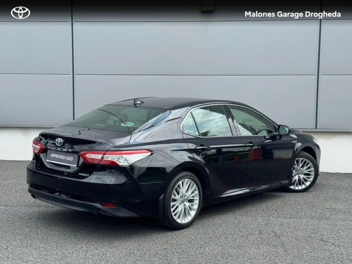 Toyota Camry CAMRY HYBRID PLATINUM - Image 2