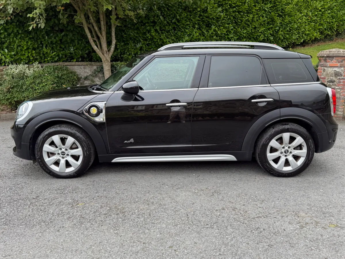 2018 Mini Countryman Cooper S ALL4 PHEV - Image 2