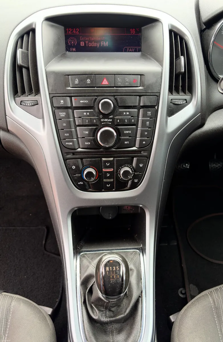 Opel Astra 2016 1.6 CDTI new nct 5/27 tax 10/26 - Image 6