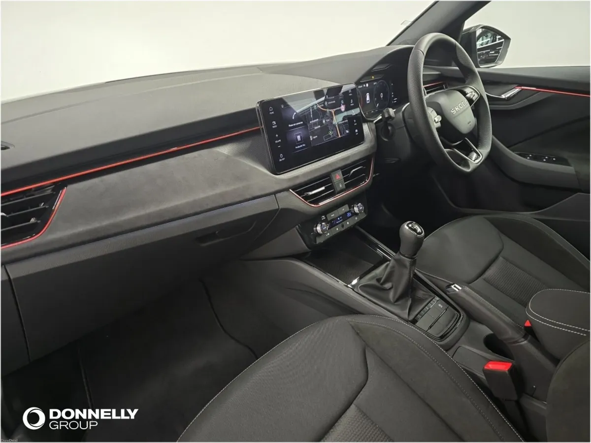 Skoda KAMIQ Hatchback Design Edition - Image 2