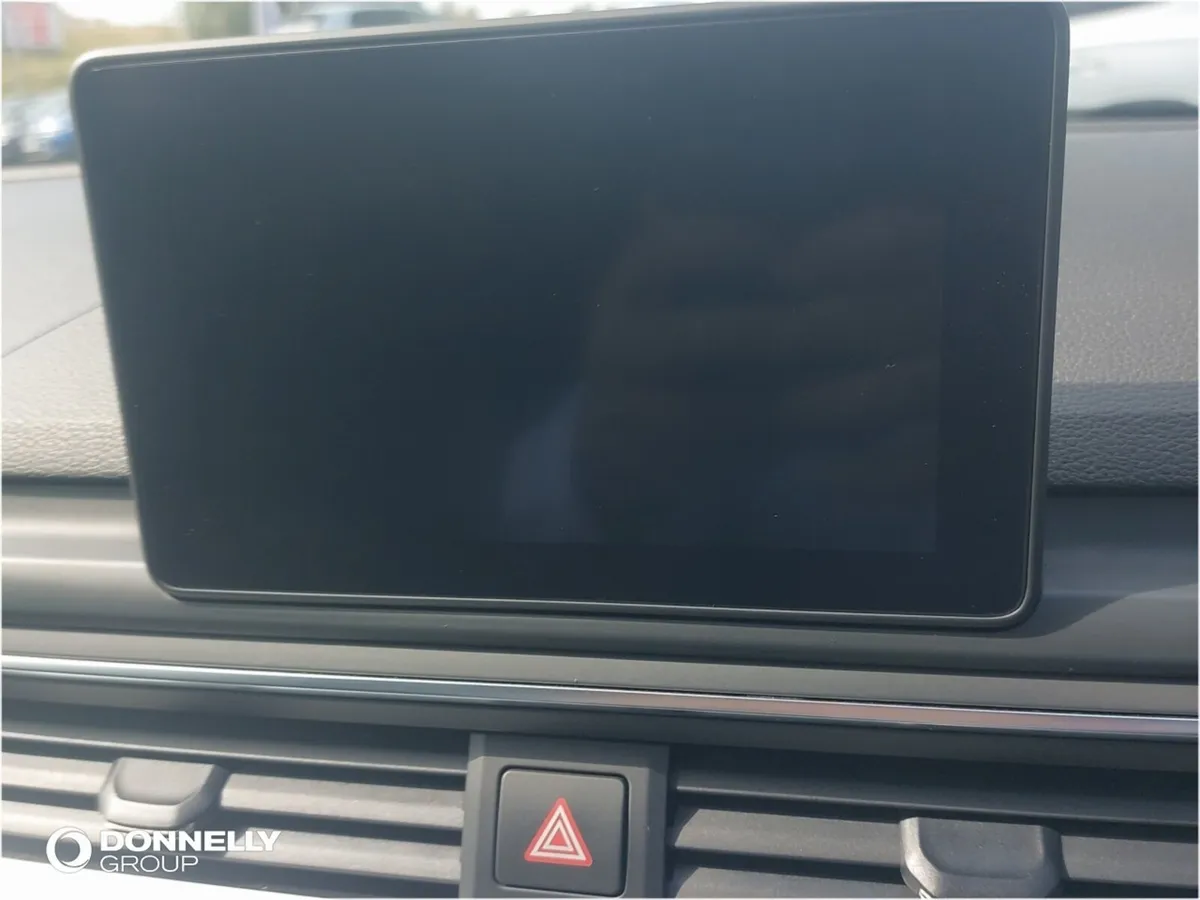 Audi A4 Saloon S Line - Image 5