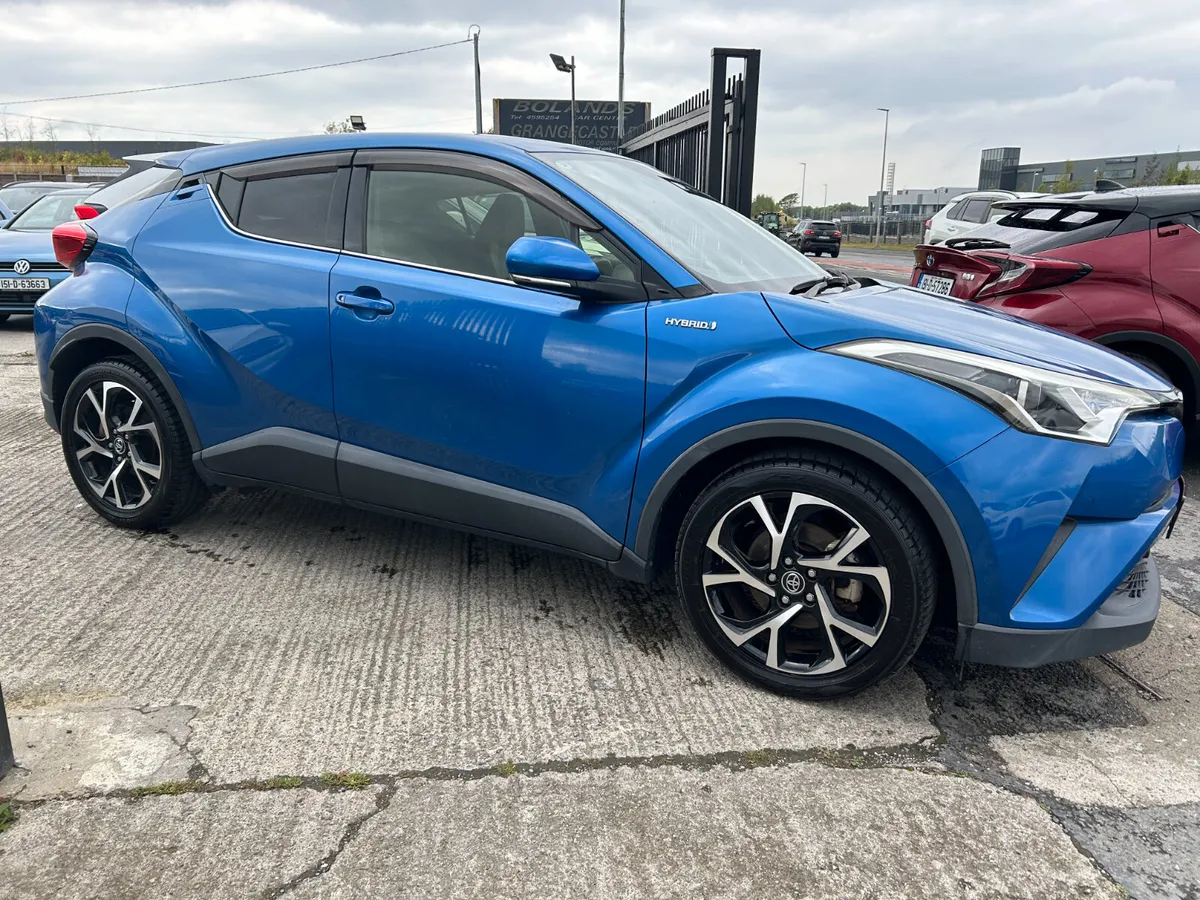 TOYOTA C-HR 2017, 1.8 HYBRID AUTO LOW KM HIGH SPEC - Image 1