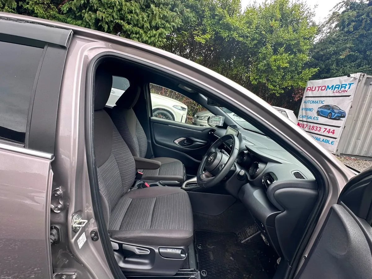 TOYOTA YARIS 2021 1.5 HYBRID AUTOMATIC TOP SPEC - Image 5