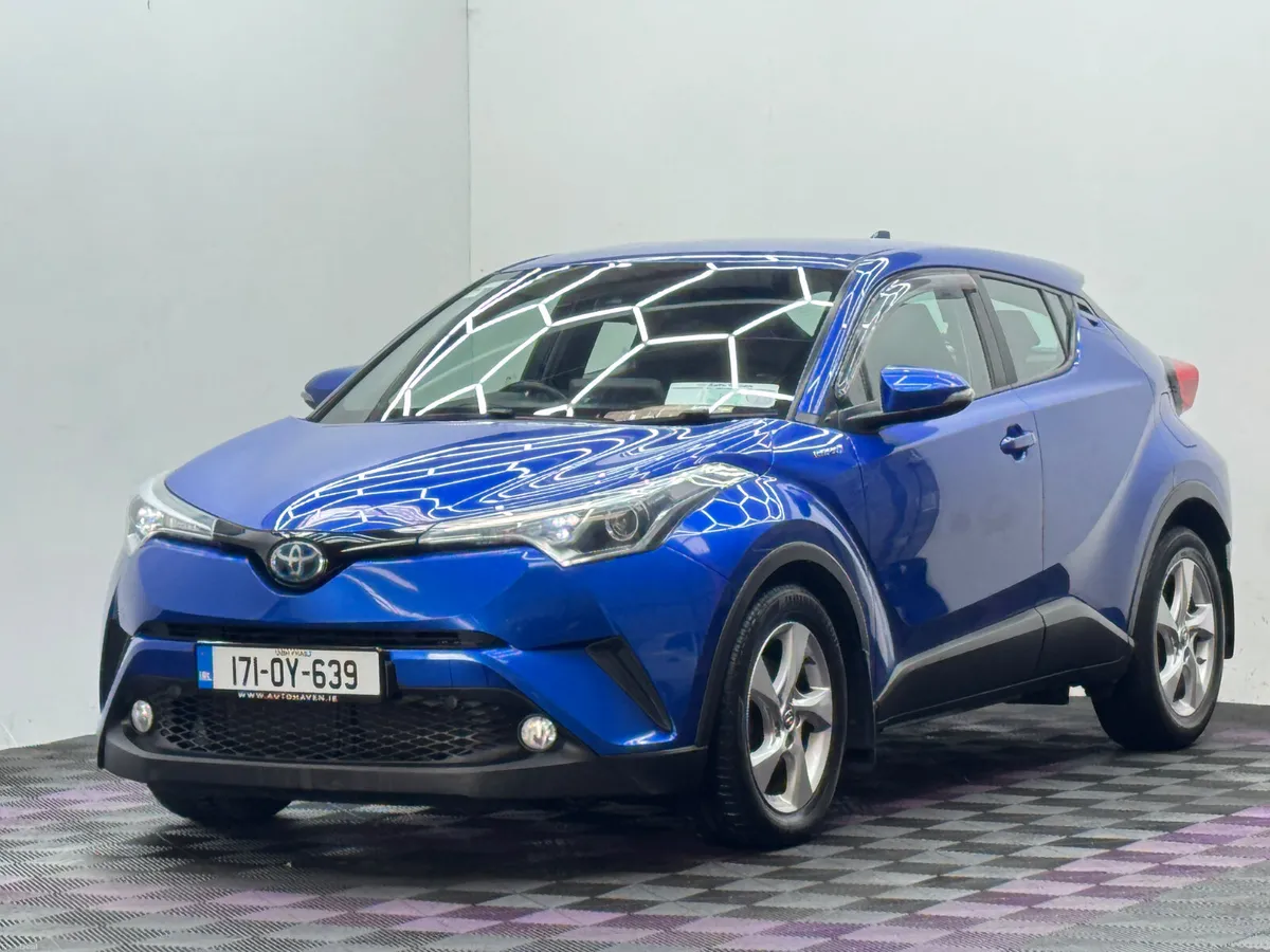2017 Toyota C-HR 1.8 Hybrid, Automatic - Image 3