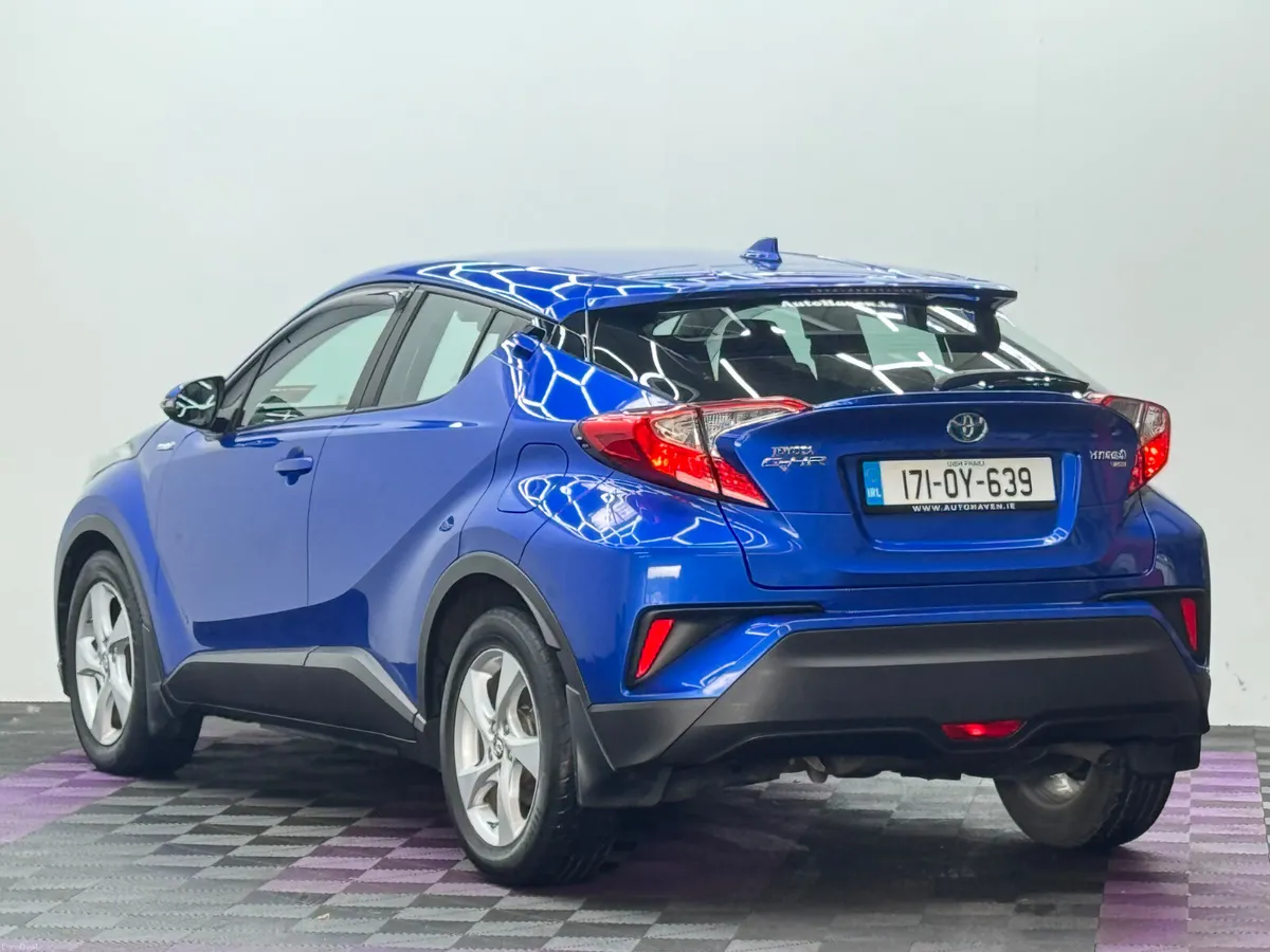 2017 Toyota C-HR 1.8 Hybrid, Automatic - Image 4