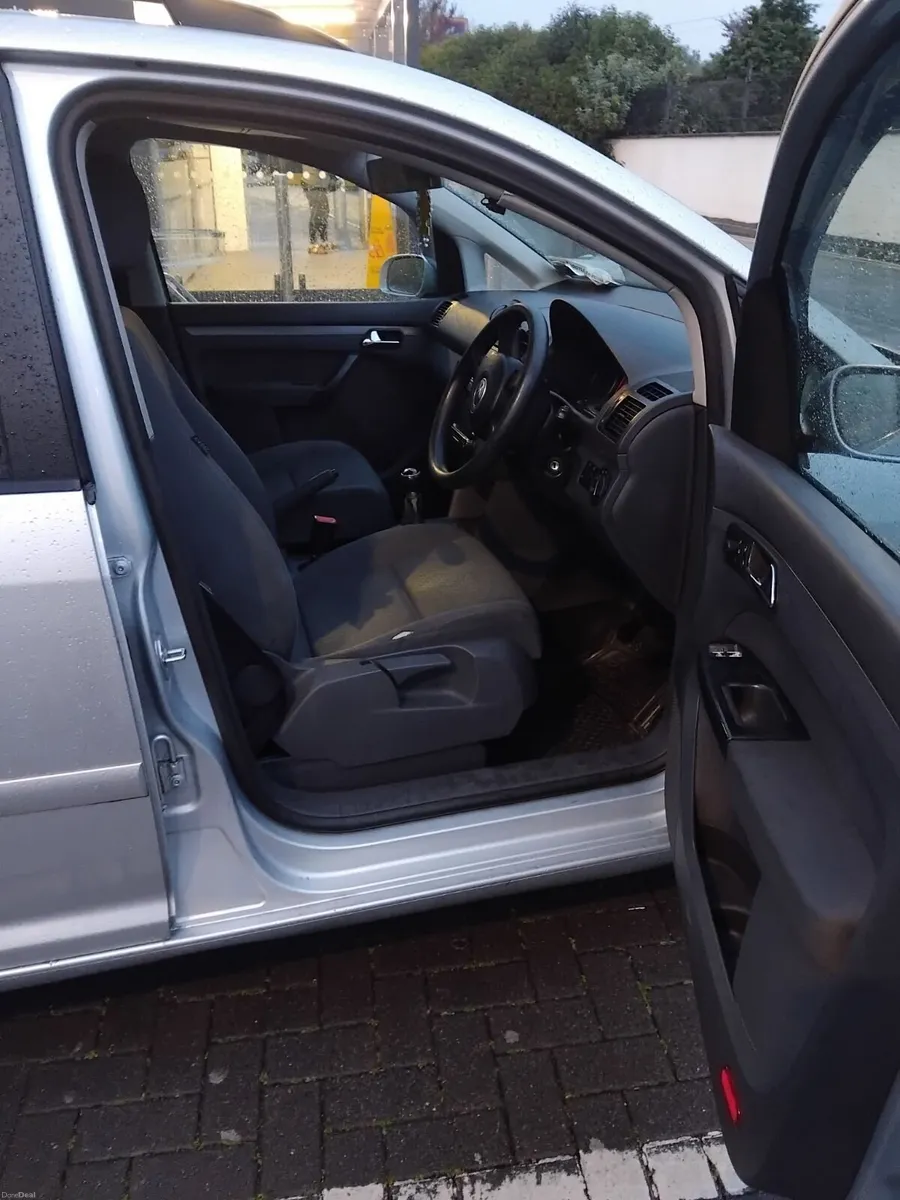 Volkswagen touran 1.6 petrol - Image 4