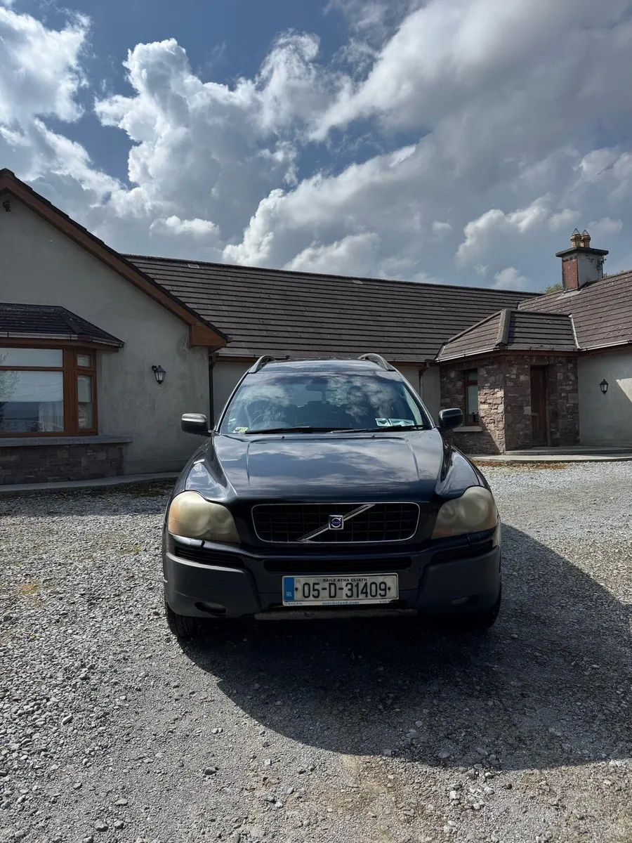 Volvo XC90 - Image 1