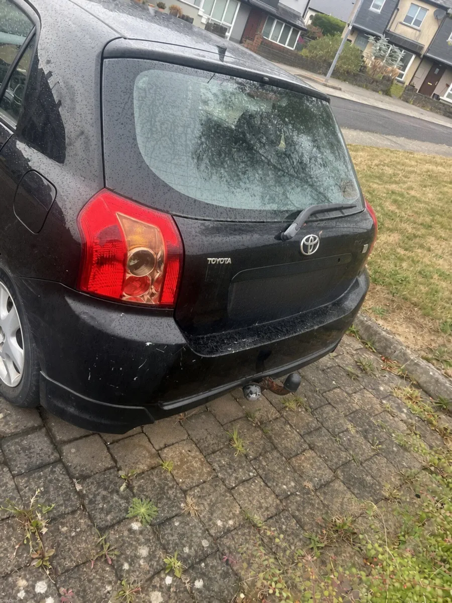 Toyota Corolla - Image 2