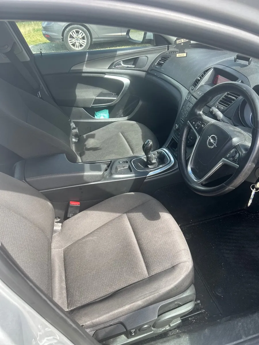 Opel Insignia 2012 1.4L petrol - Image 6