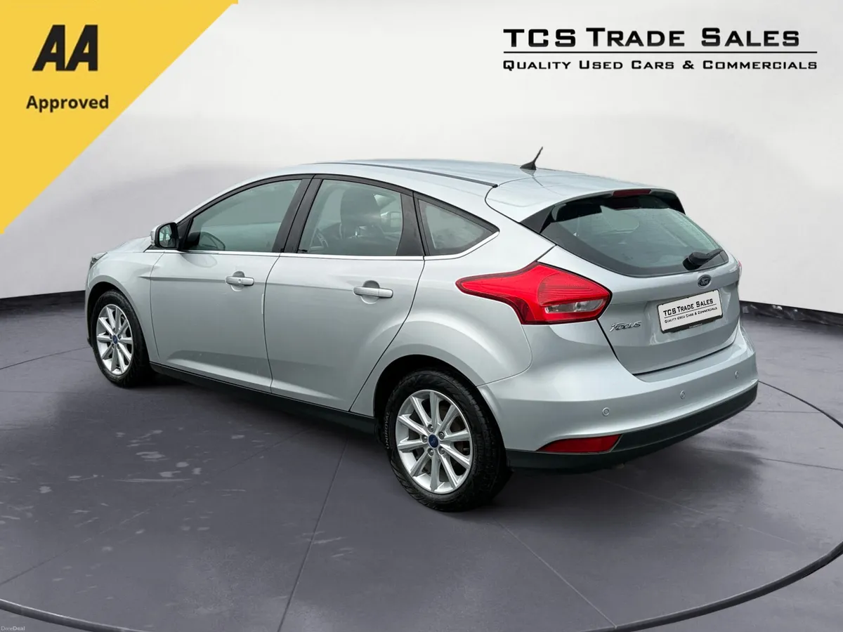 Ford Focus 2017 - Image 2