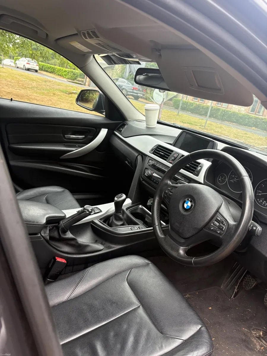 BMW 3-Series 2012 - Image 2