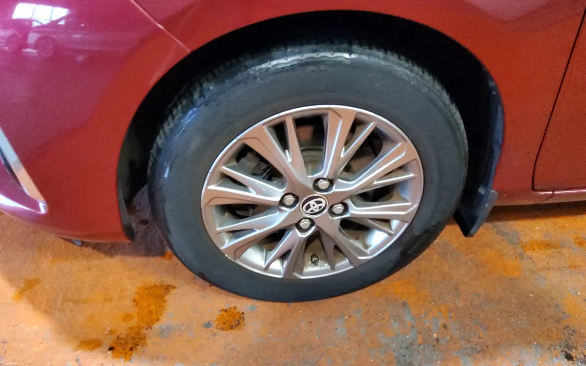 Toyota Yaris 2018 - Image 4