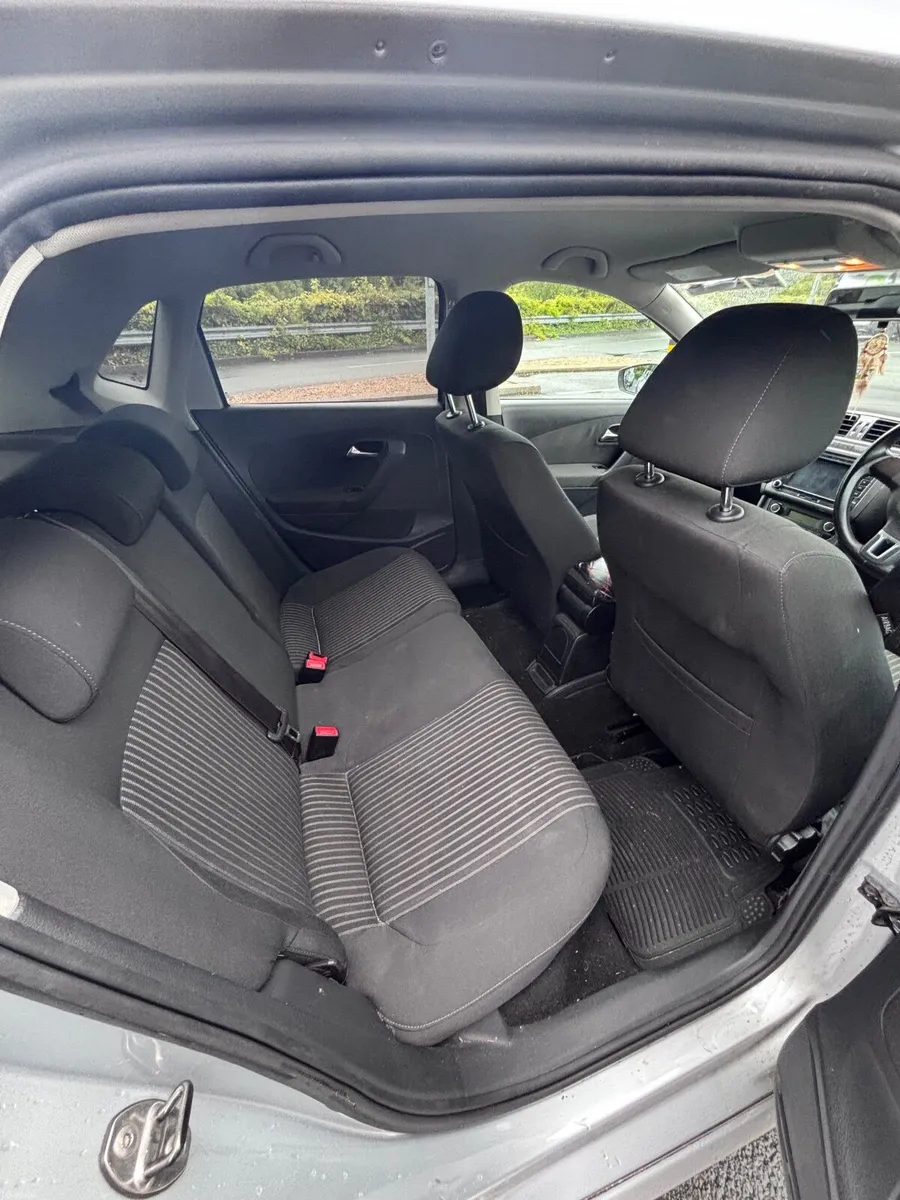Volkswagen Polo 2011 - Image 4