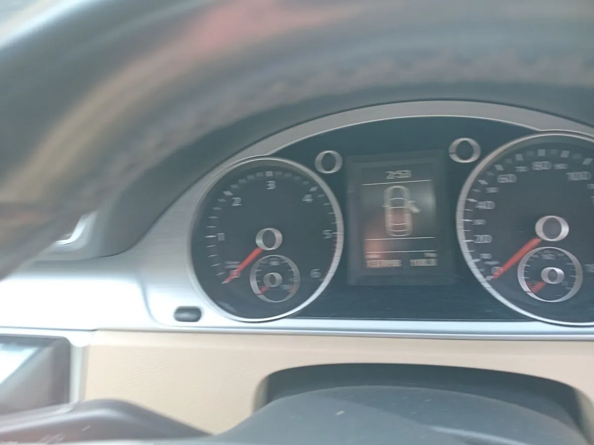 Volkswagen Passat 2013 - Image 1