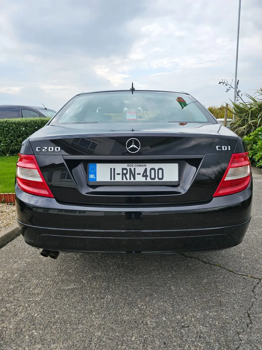 • • Mercedes-Benz C-Class 2011 • • - Image 6