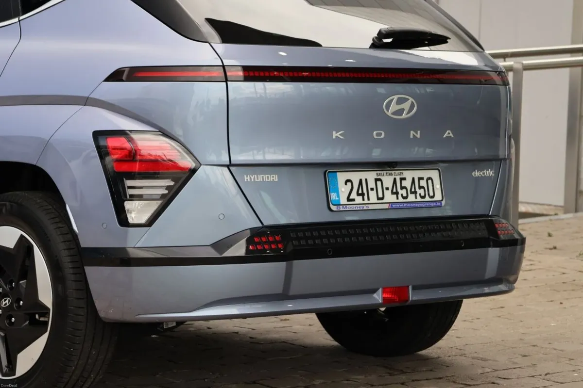 Hyundai KONA Kona EV Platinum 65kWh - Image 4