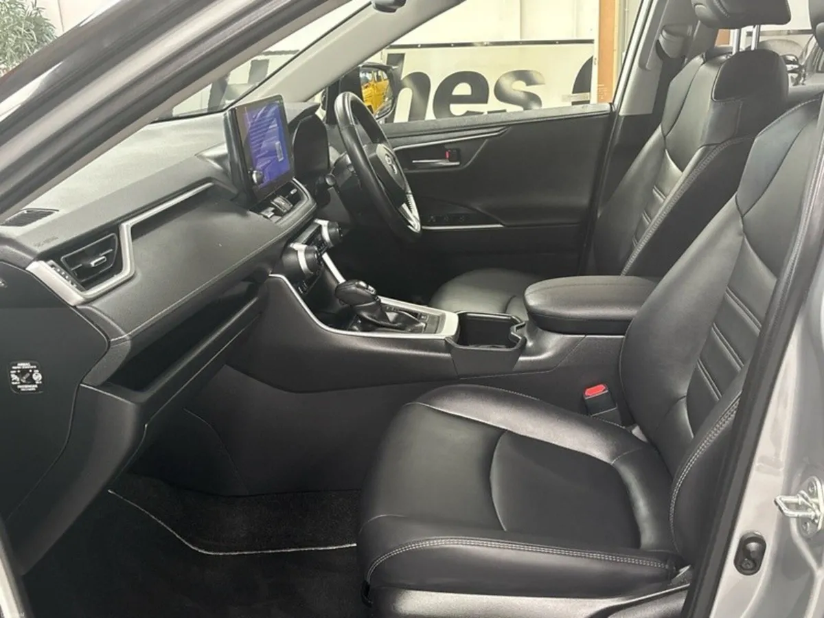 Toyota RAV4 RAV4 HYBRID SPORT WITH SIDE STEPS - Image 6