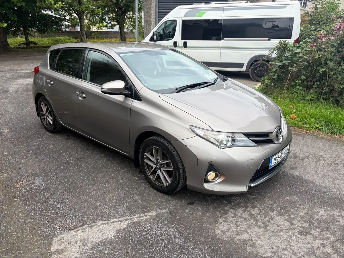 2015 Toyota Auris 1.4 Diesel 5dr Sol - Image 1