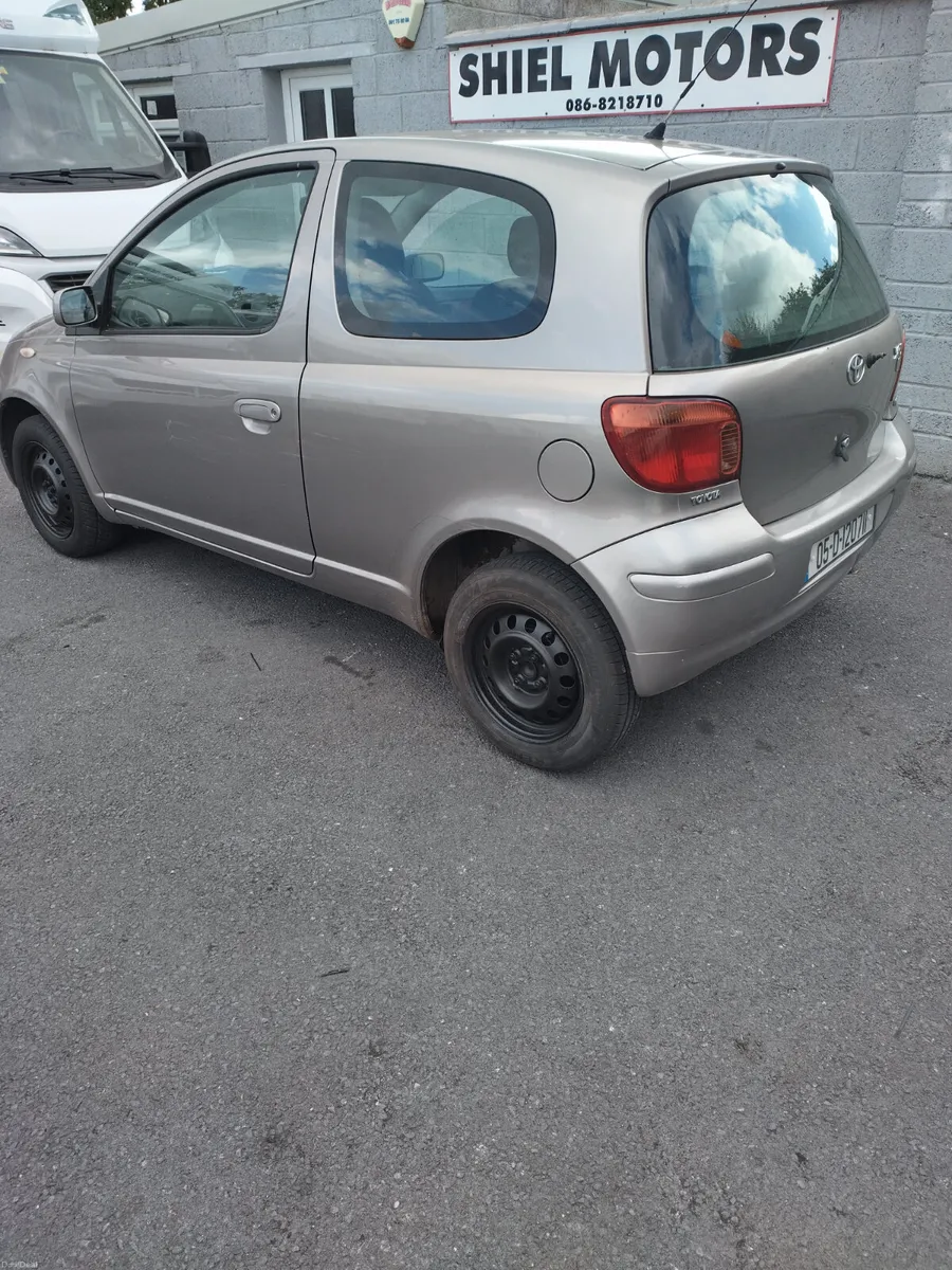 Toyota Yaris 2005 - Image 3