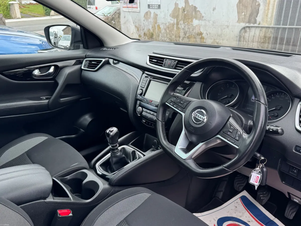 Nissan Qashqai Petrol, High spec - Image 6