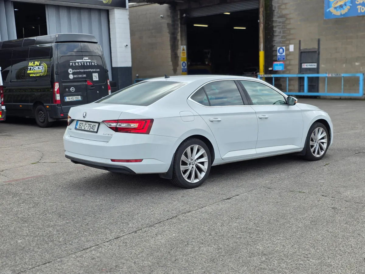 Skoda Superb 1.4 TSI Automatic - Image 6