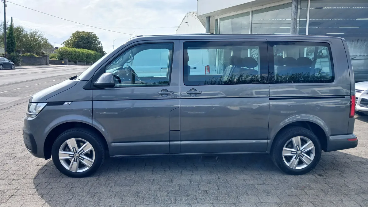 2021 VW SHUTTLE 8 SEAT,AUTO SWB IMMACULATE/ RARE - Image 2