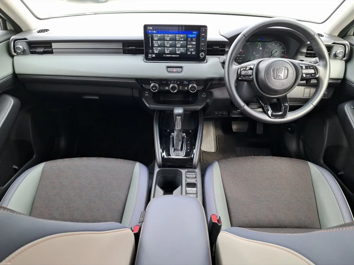 Honda Vezel HYBRID X HUNT PACKAGE - Image 3