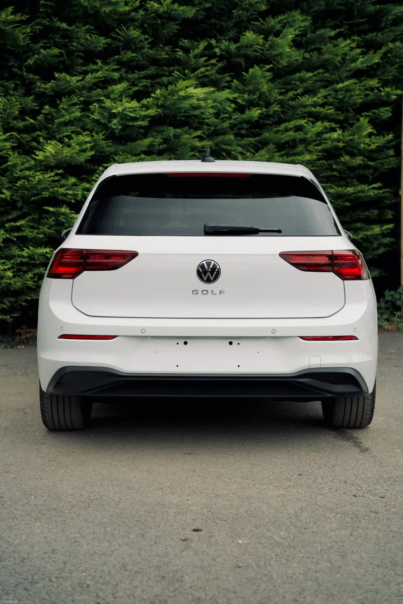 Volkswagen Golf Active Advance 2023| Premium Hatch - Image 4