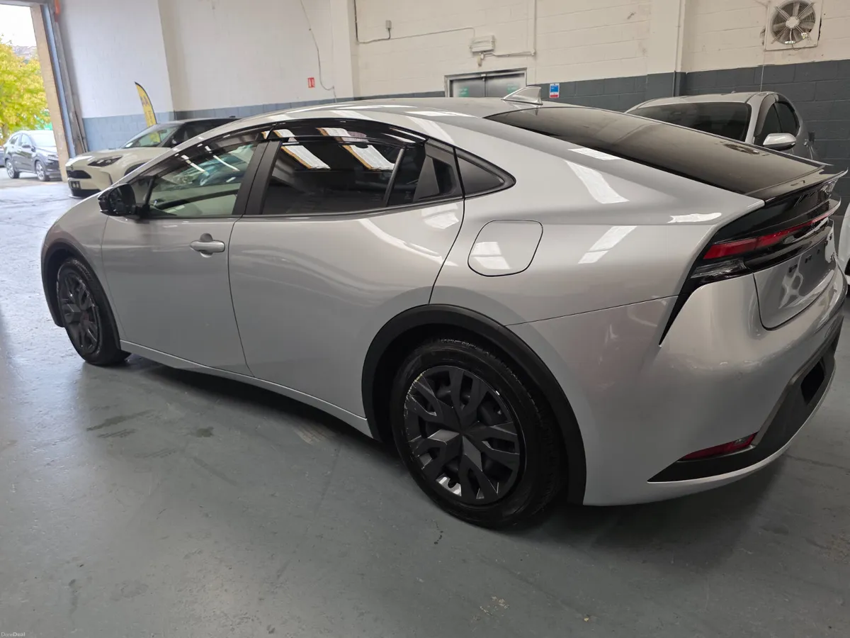 2023 Toyota Prius Hybrid New Model - Image 4
