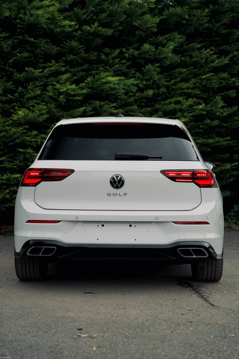 Volkswagen Golf R-Line 2024 | Premium Sporty - Image 4