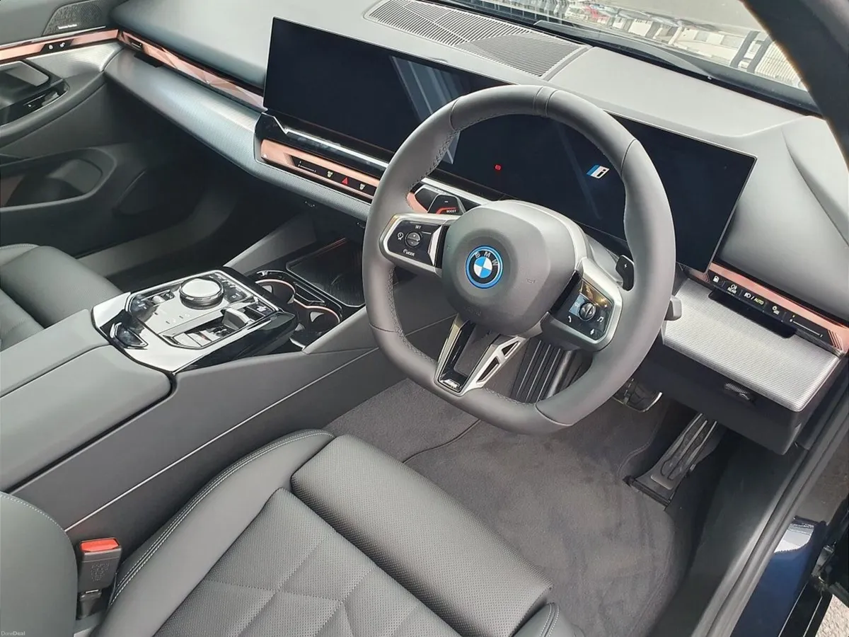 BMW 5-Series 530e M Sport Saloon - Image 6