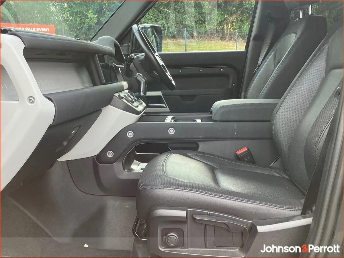 Land Rover Defender 2.0 P400E S 110 AUTO 4WD - Image 3