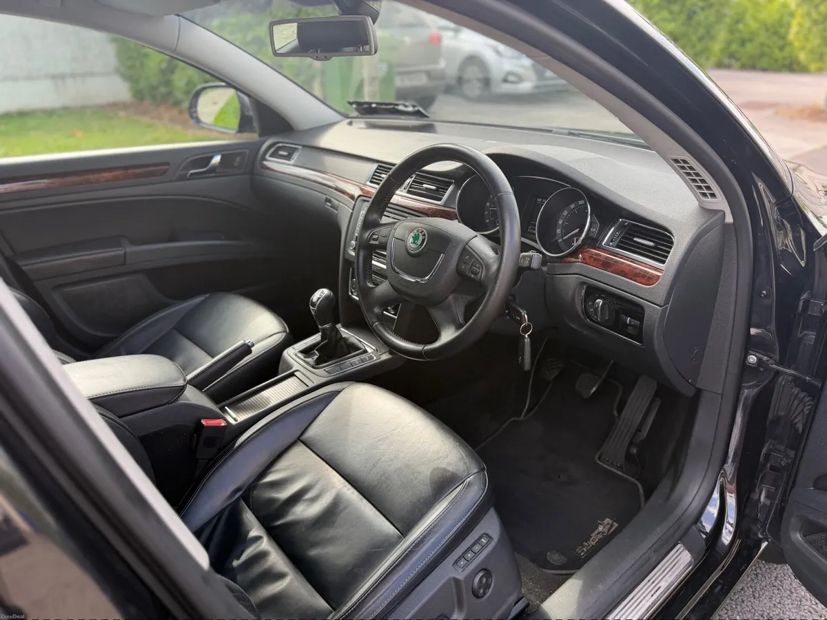 HIGH SPEC, 1 OWNER 🚗 2012 Skoda Superb 1.6tdi - Image 5