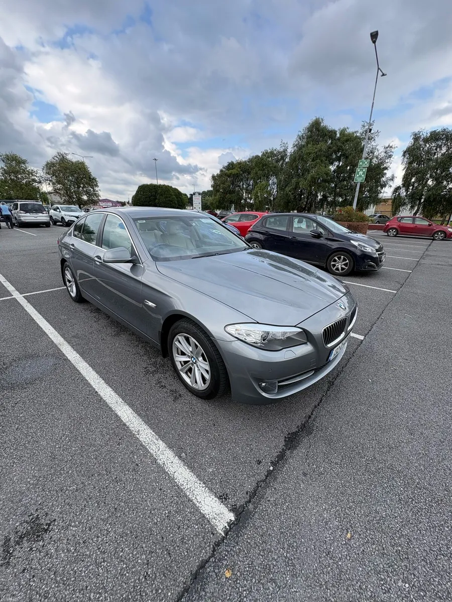 BMW 5-Series 2013 - Image 2