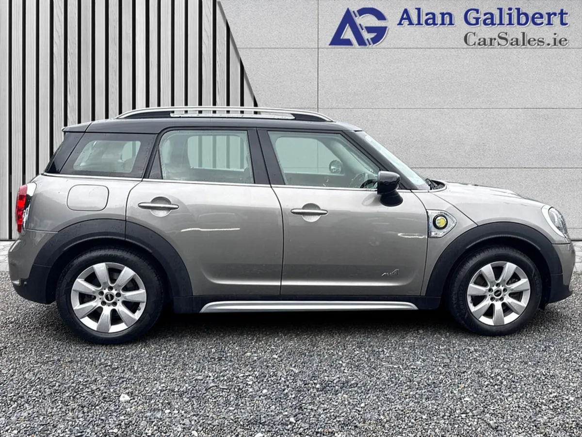 Mini Countryman PLUG IN HYBRID ALL4 COOPER - Image 3