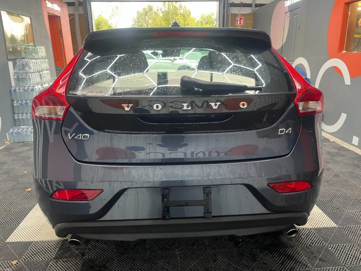 Volvo V40 2018 VOLVO V40 D4 DYNAMIC EDITION 2.0 AU - Image 4