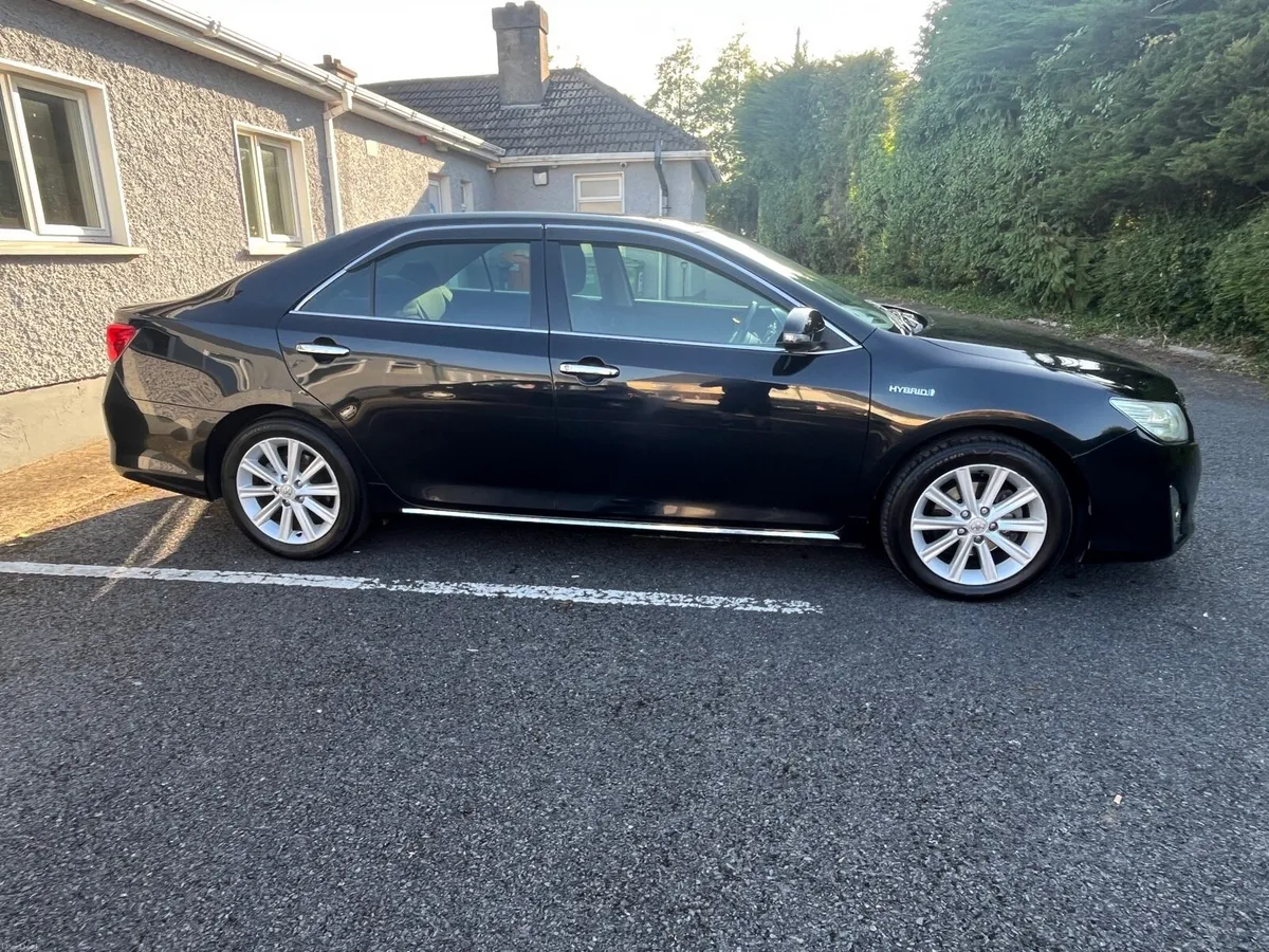 Toyota Camry - Image 2