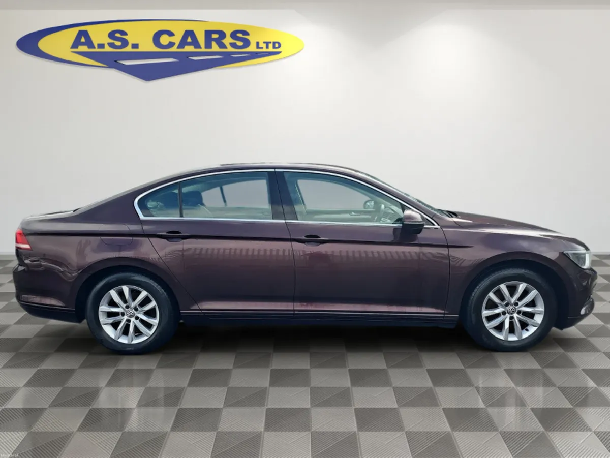 Volkswagen Passat COMFORT LINE ** IRISH CAR ** SUP - Image 3