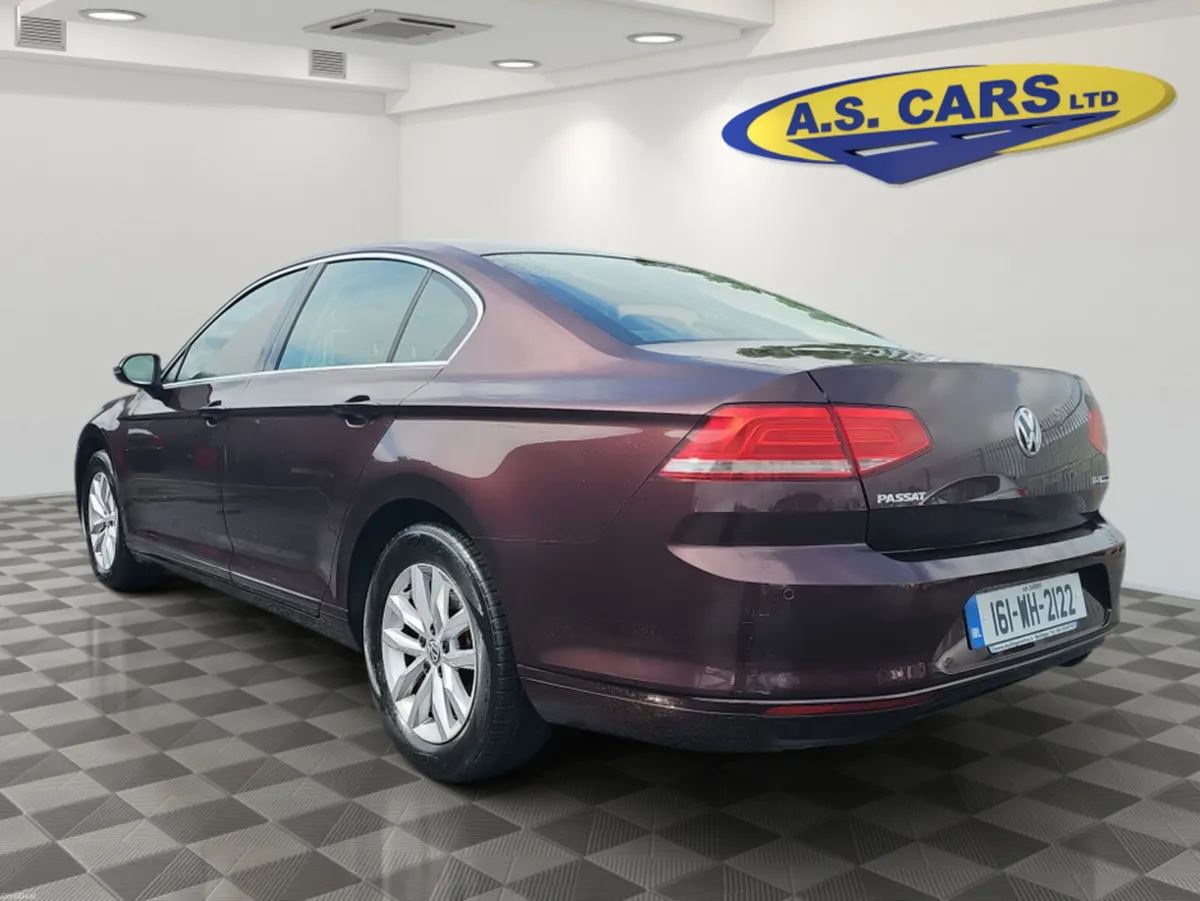 Volkswagen Passat COMFORT LINE ** IRISH CAR ** SUP - Image 5