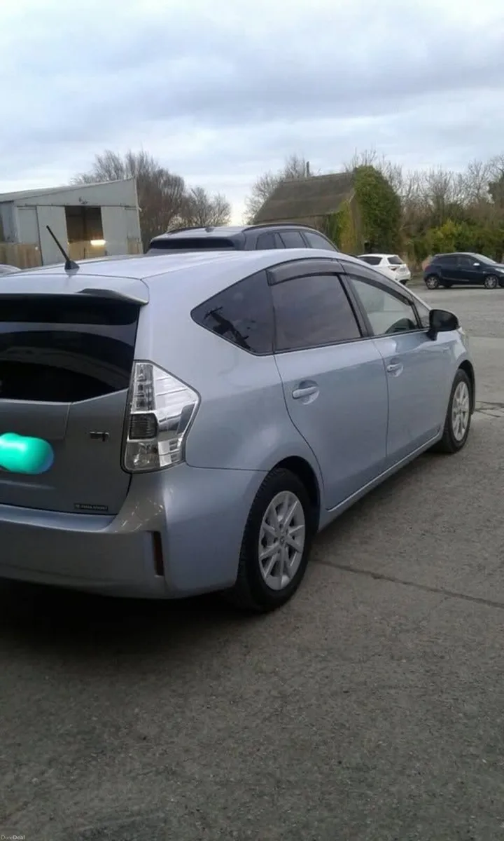 Toyota Prius 2013 - Image 2
