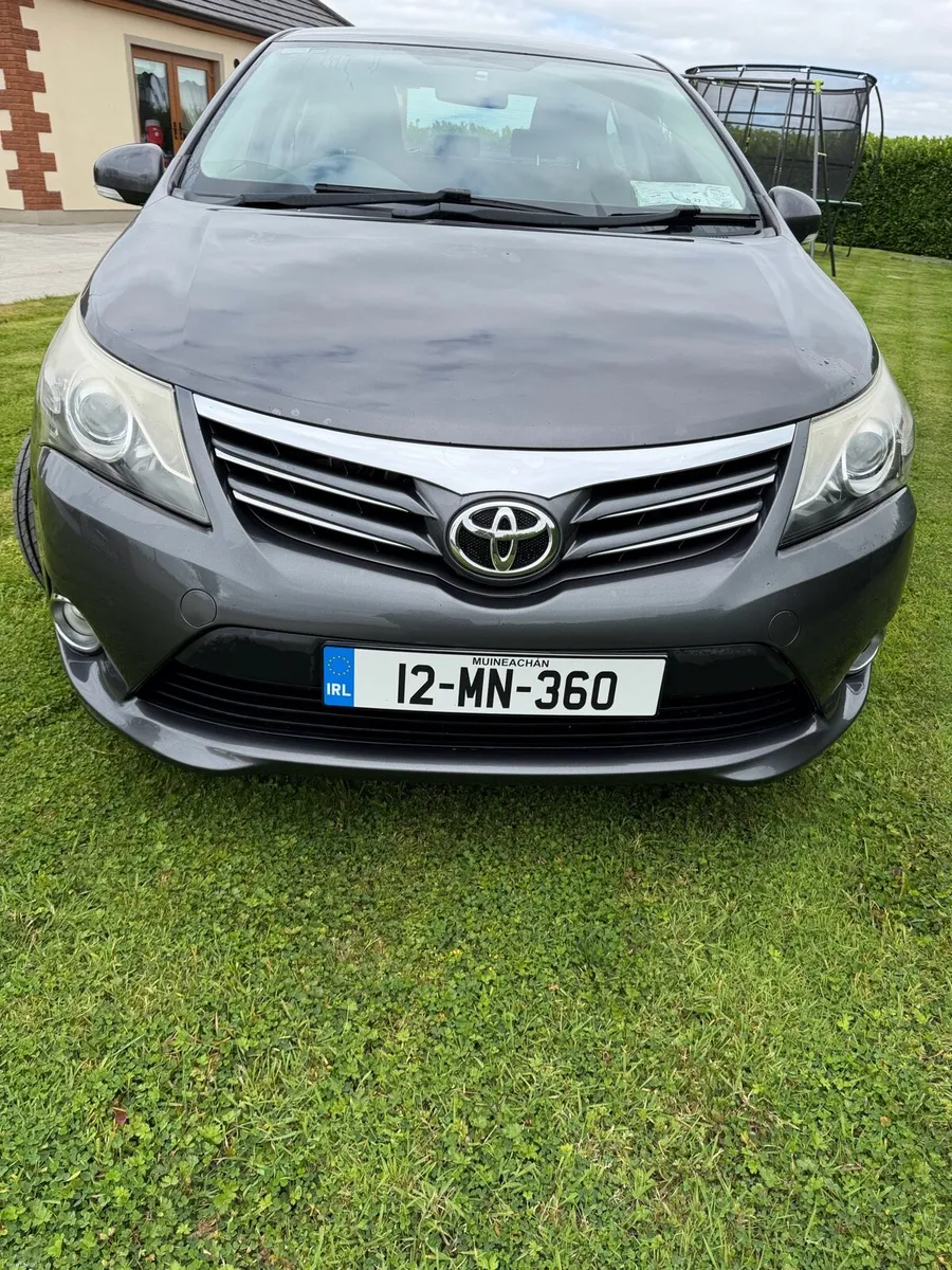 Toyota Avensis 2012 2.0 diesel - Image 2