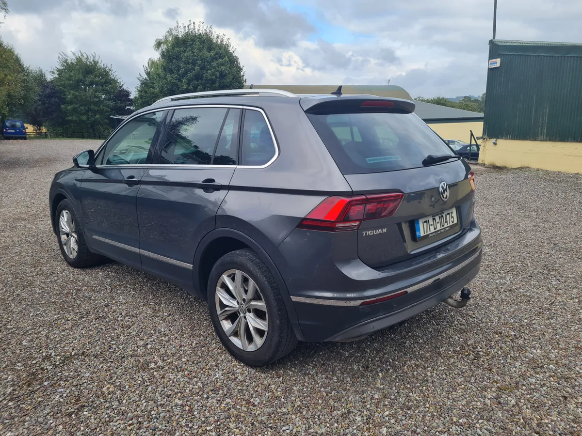Volkswagen Tiguan 2017 4 wheel drive - Image 4