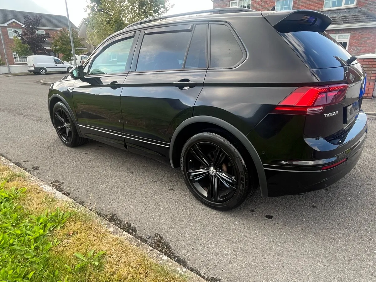 Volkswagen Tiguan R-line 2.0L 150HP - Image 5