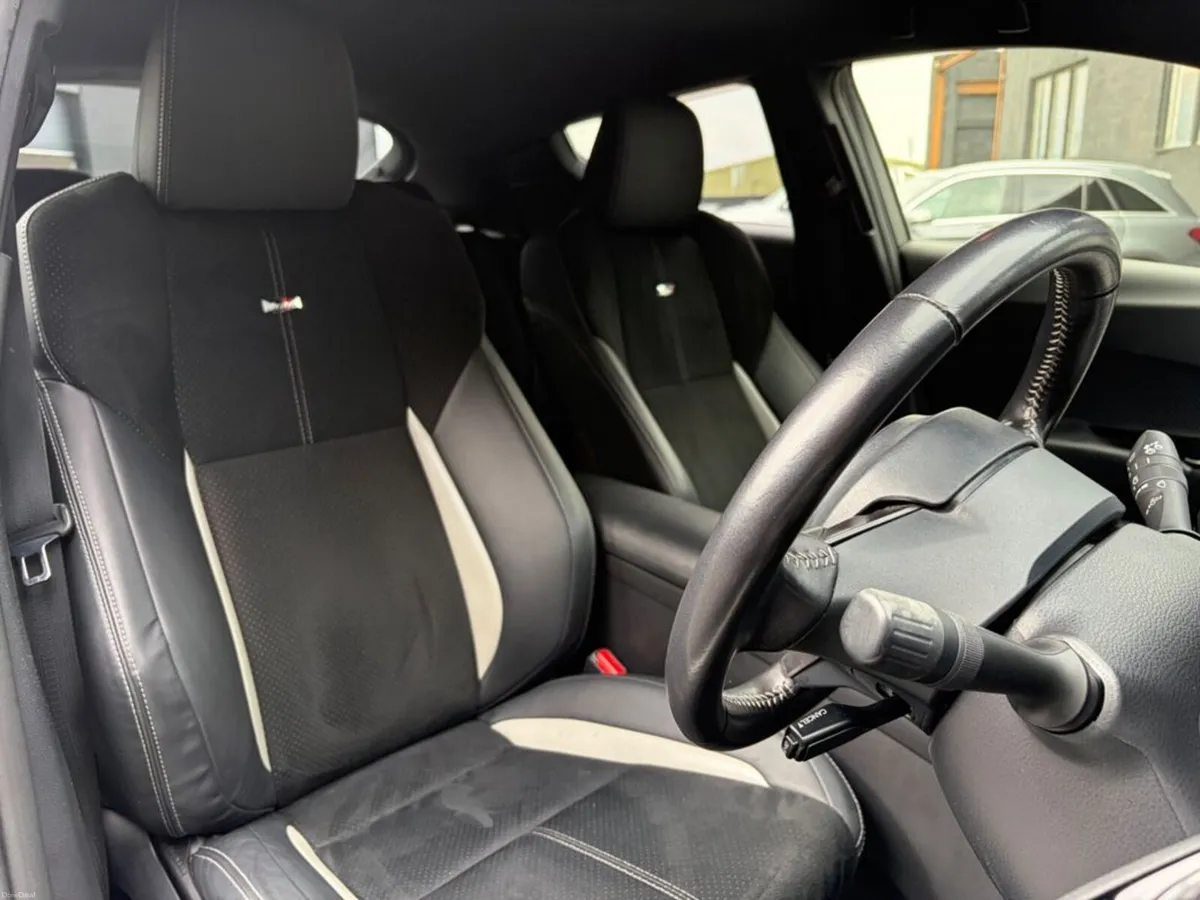Toyota C-HR GR SPORT 5DR 1.8 HYBRID - Image 5