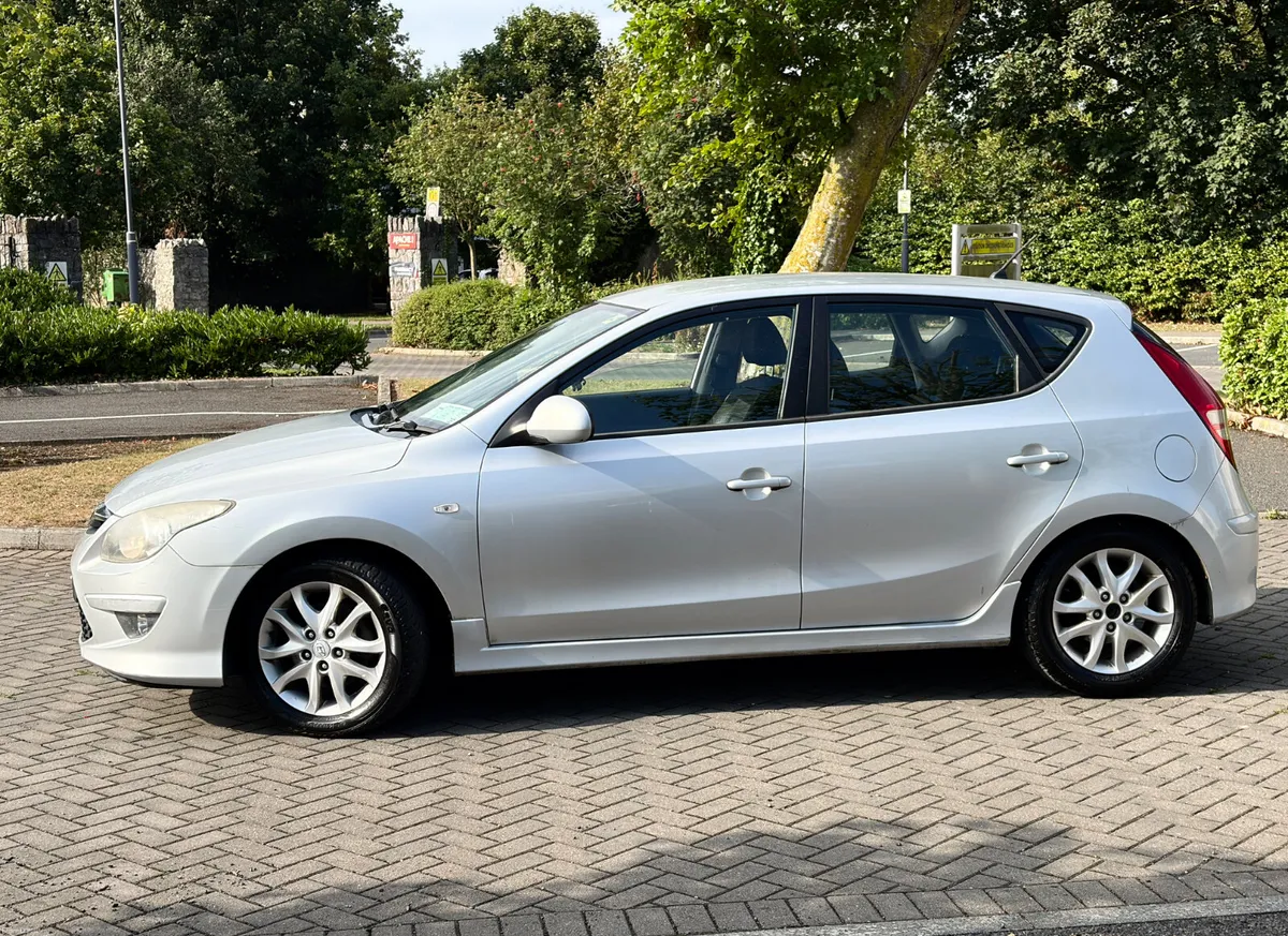 Hyundai i30 2011 1.6 CRDI new nct 9/27 - Image 5