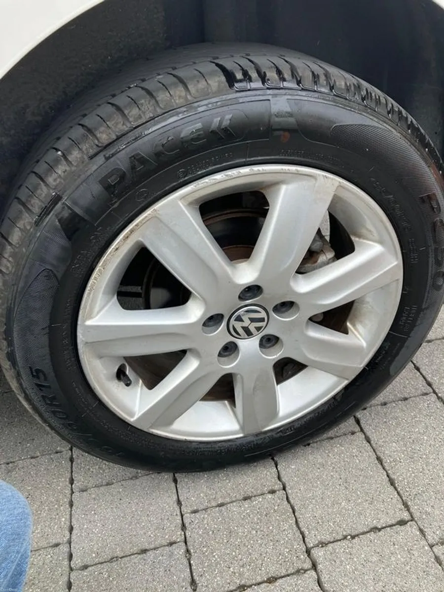 2014 Volkswagen Polo - Image 2