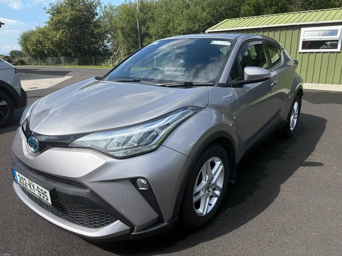 Toyota C-HR Hybrid Luna 1.8 - Image 2