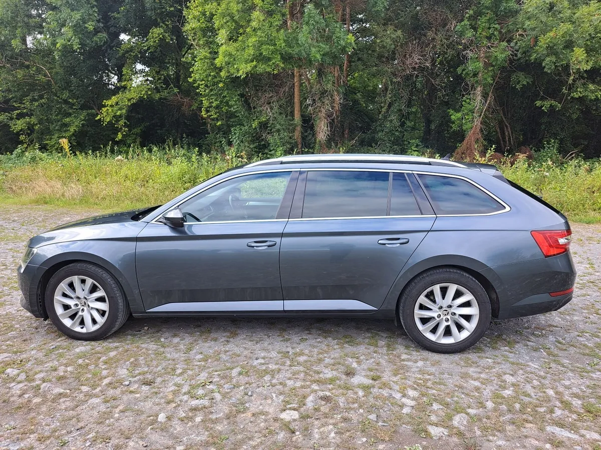 Skoda Superb 2019 - Image 4